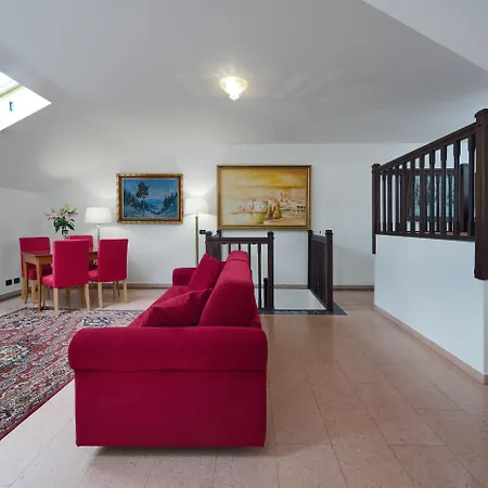 Отель Leon D'oro