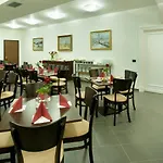 莱昂杜罗酒店 酒店 4*